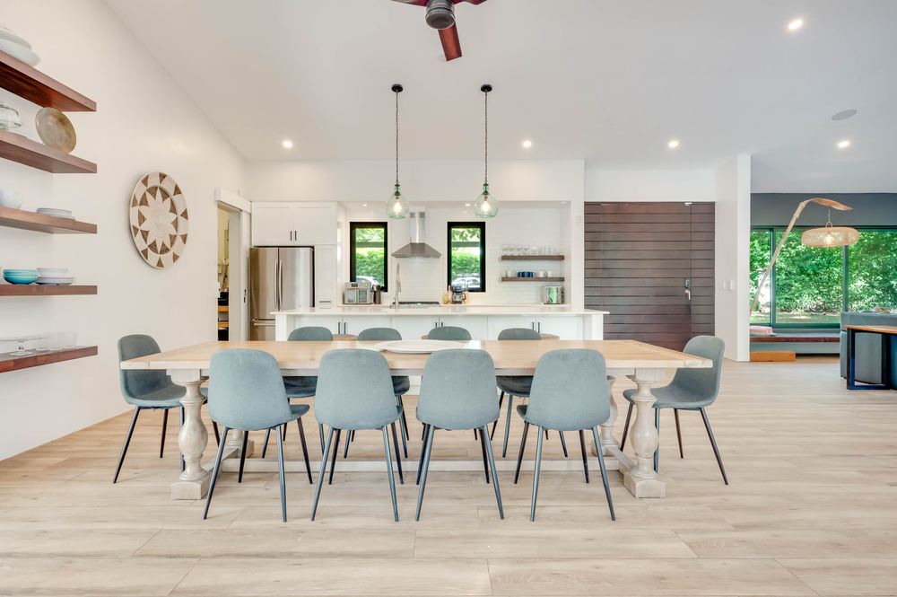 Dining room into the kitchen