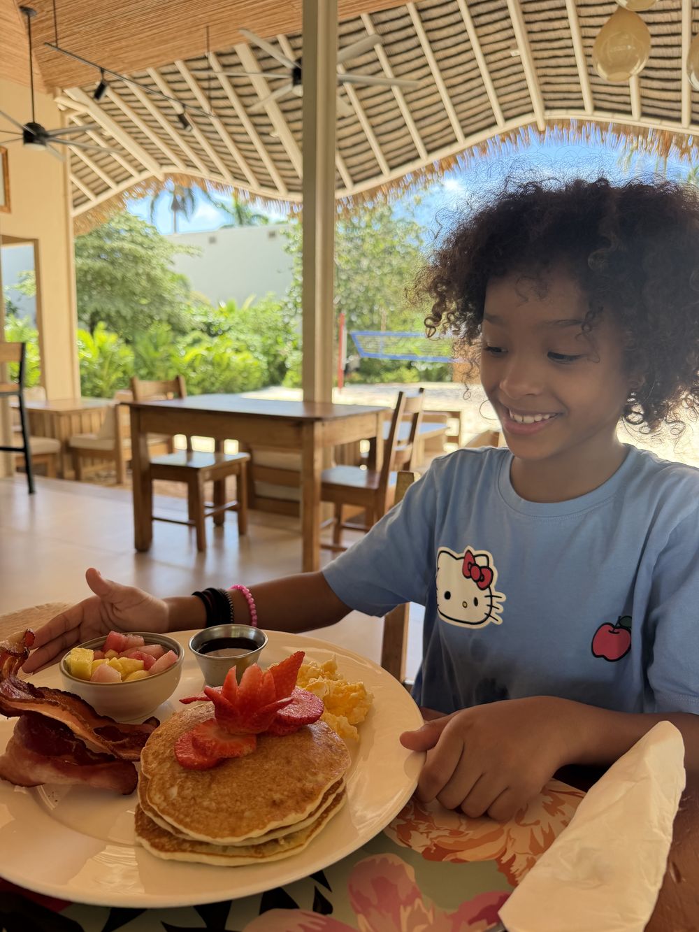 Breakfast under the thatched roof at the RipJack Inn